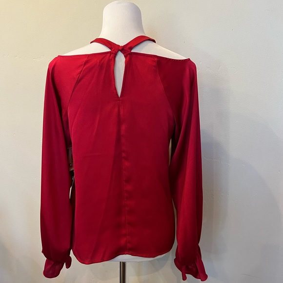 Red long sleeve off the shoulder - Picture 2 of 2
